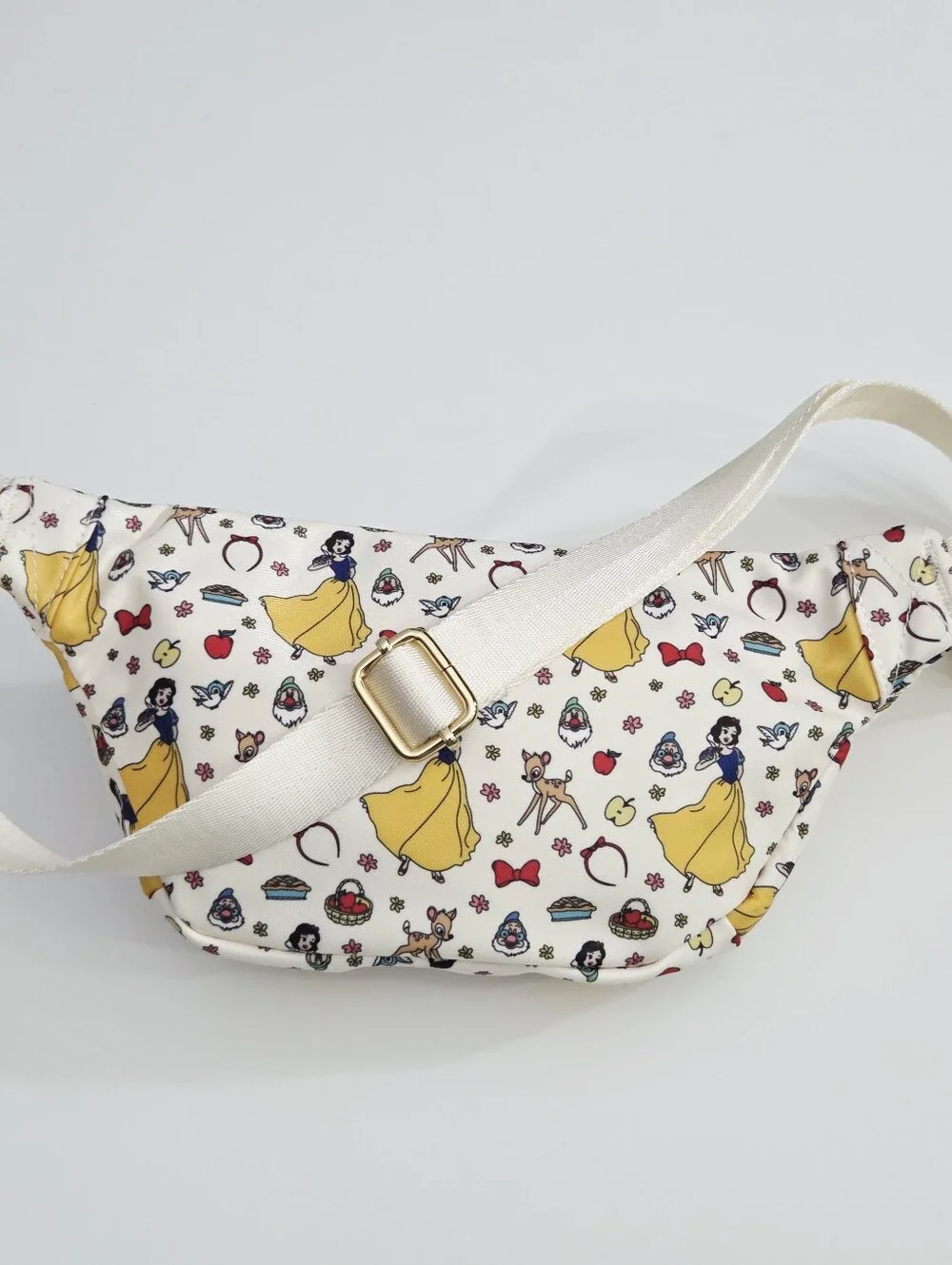STONEY CLOVER LANE DISNEY SNOW WHITE FAIREST ONE OF ALL FANNY PACK BAG